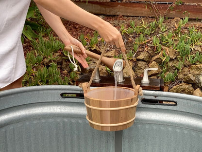 HSE Sauna-Eimer & Schöpfkelle aus rotem Zedernholz – 4 Liter